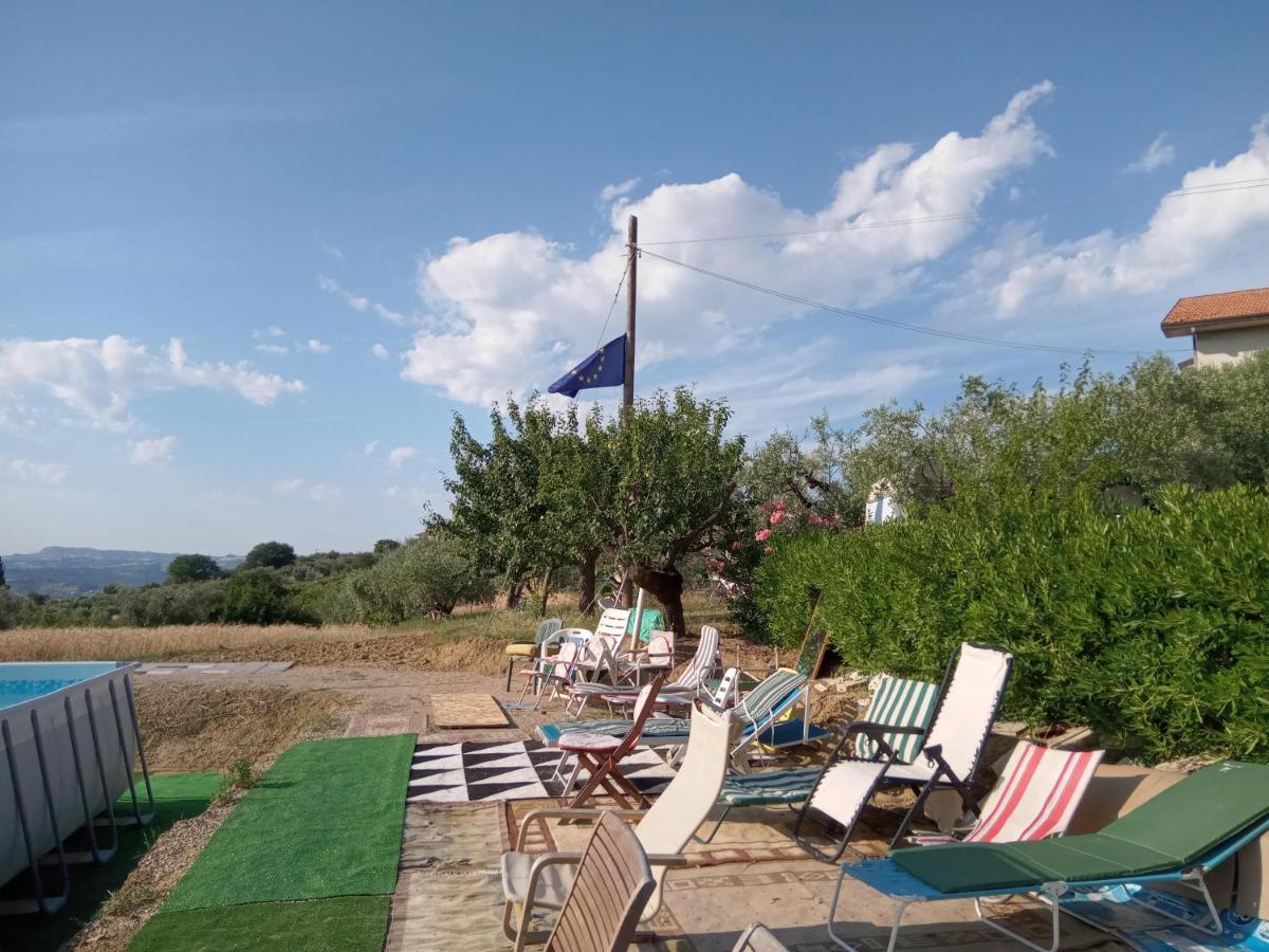 Bed&Breakfast Giardino Agritourist Controguerra Bagian luar foto