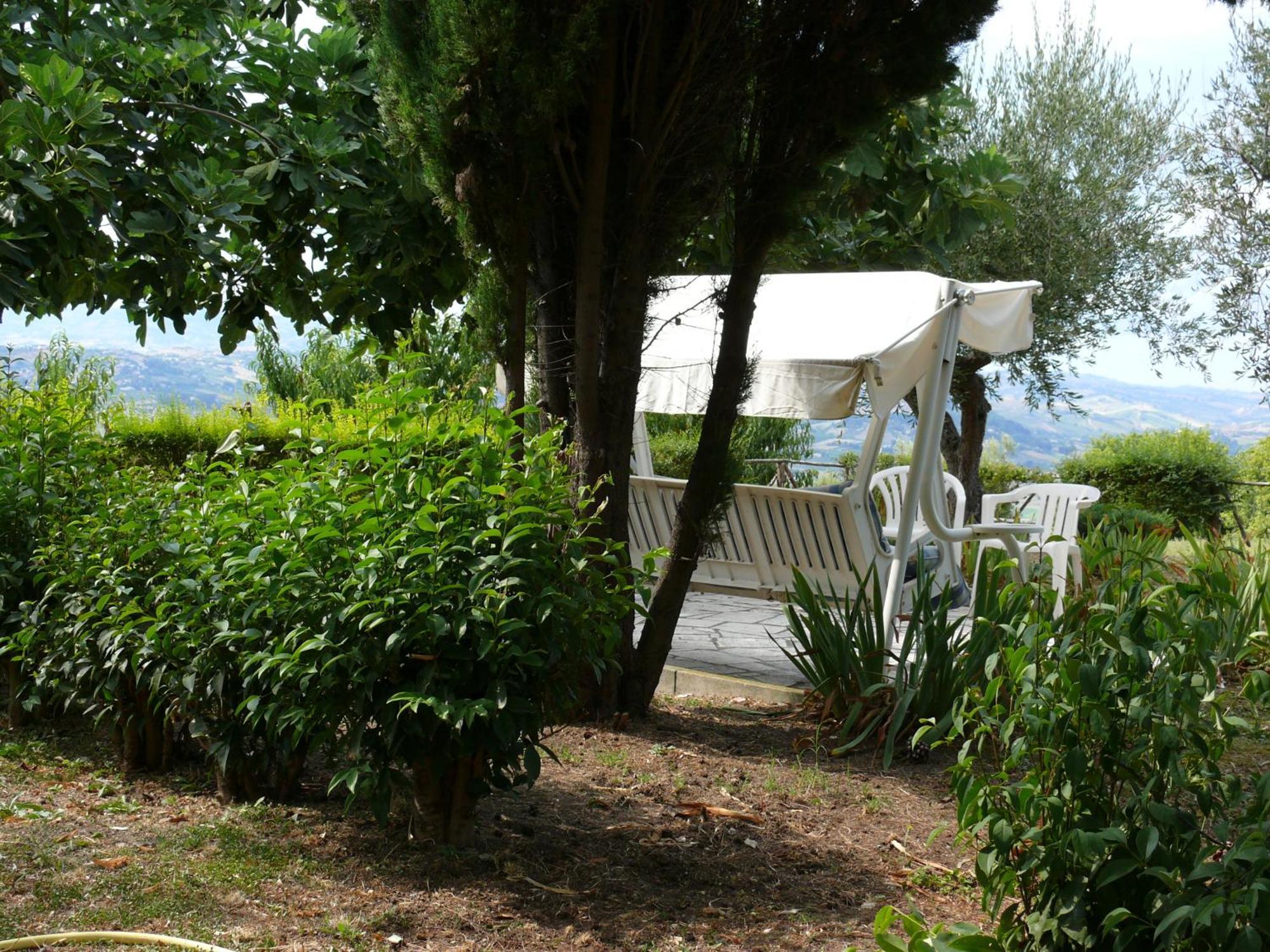Bed&Breakfast Giardino Agritourist Controguerra Bagian luar foto