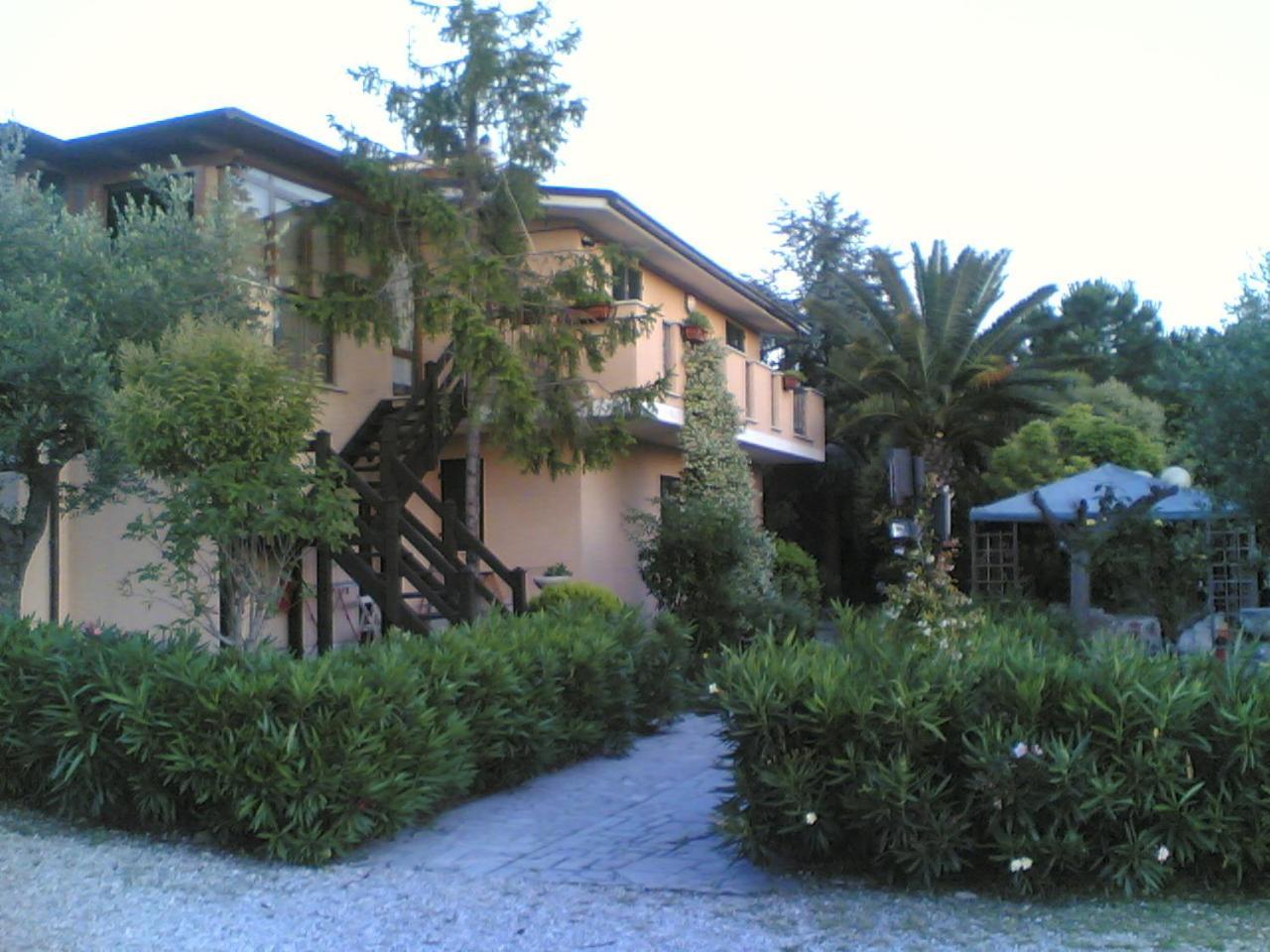 Bed&Breakfast Giardino Agritourist Controguerra Bagian luar foto