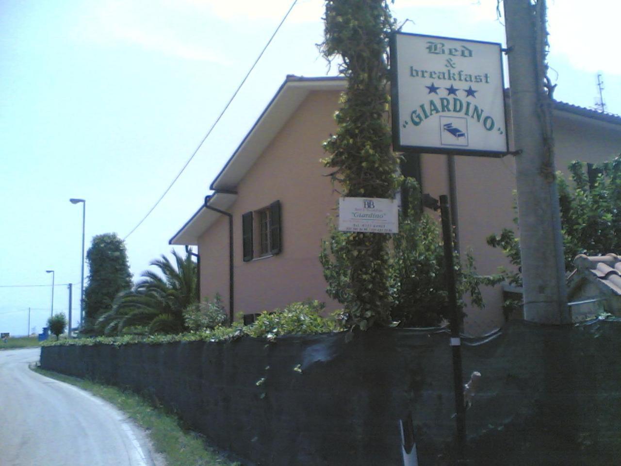 Bed&Breakfast Giardino Agritourist Controguerra Bagian luar foto