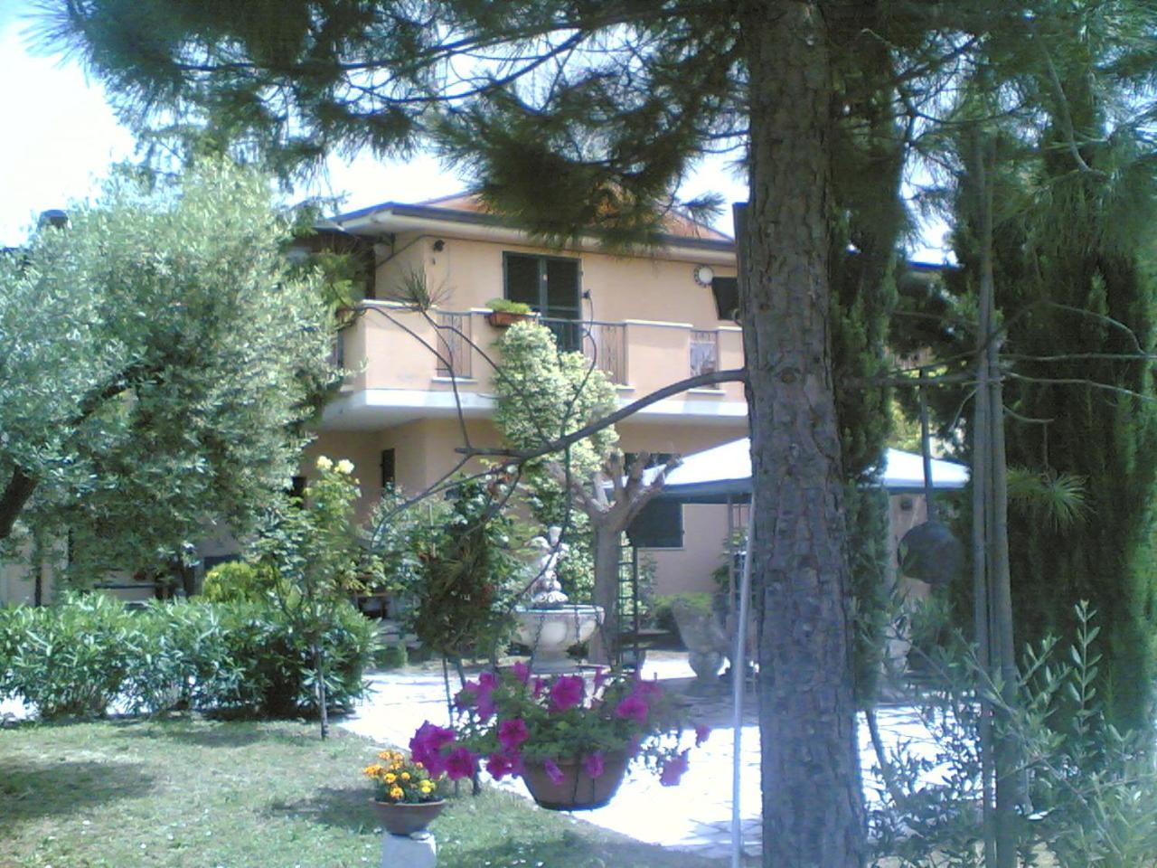 Bed&Breakfast Giardino Agritourist Controguerra Bagian luar foto